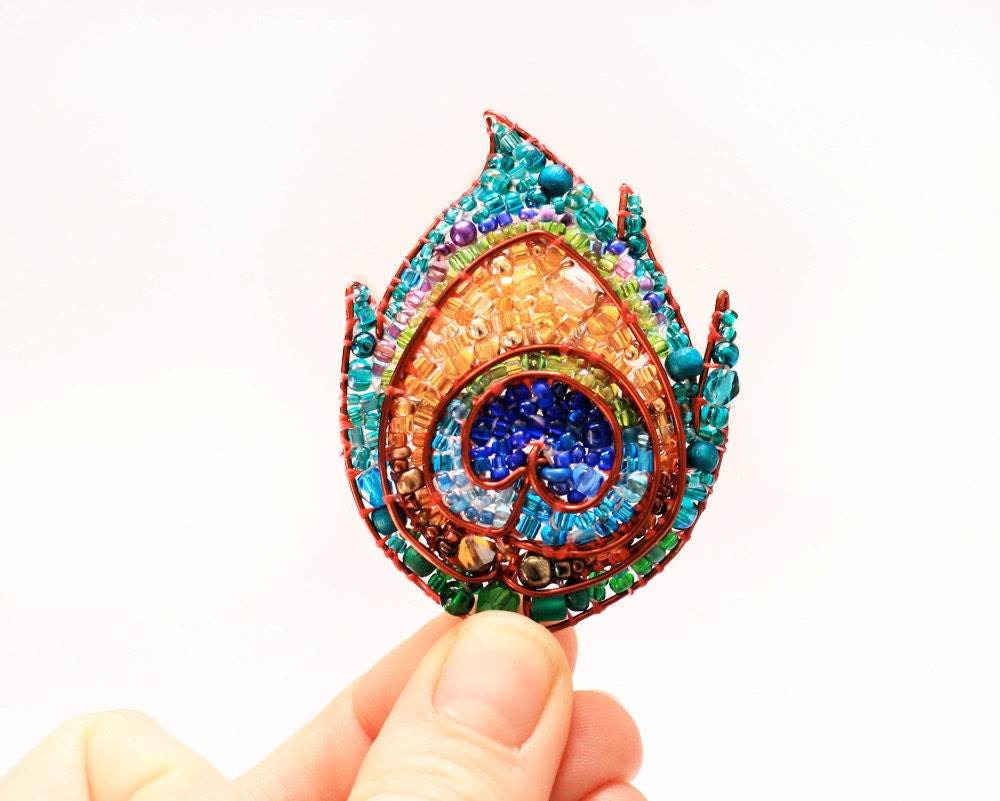 MADE TO ORDER: Peacock Feather Beaded Brooch - LucyJewellery