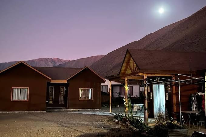 Cabaña Valle de Elqui,  2  dormitorios  con Tinaja privada