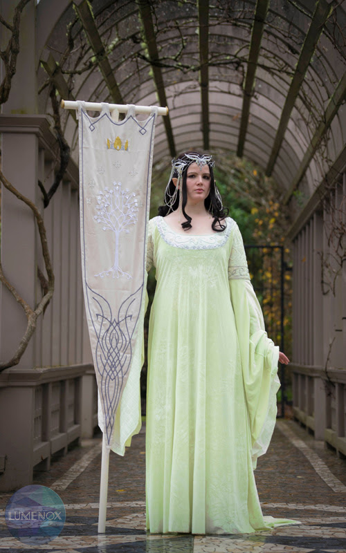Arwen Wedding Dress Lord Of The Rings Wedding Rings Sets