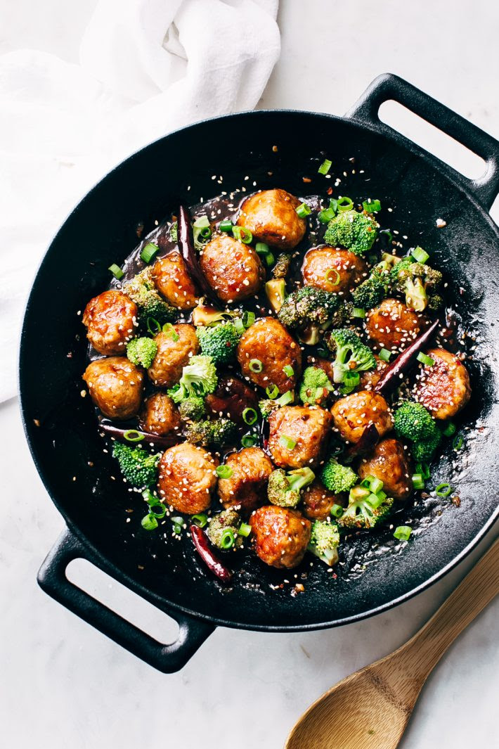 General Tso's Chicken Meatballs - learn how to turn a classic takeout dish into meatballs! You can serve this as a main meal or as an appetizer! #generaltsoschicken #generaltsos #chickenmeatballs #meatballs #takeout | Littlespicejar.com