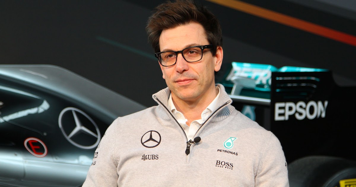 Toto Wolff Glasses / News F1 Wolff: "La lotta Hamilton-Rosberg porterà