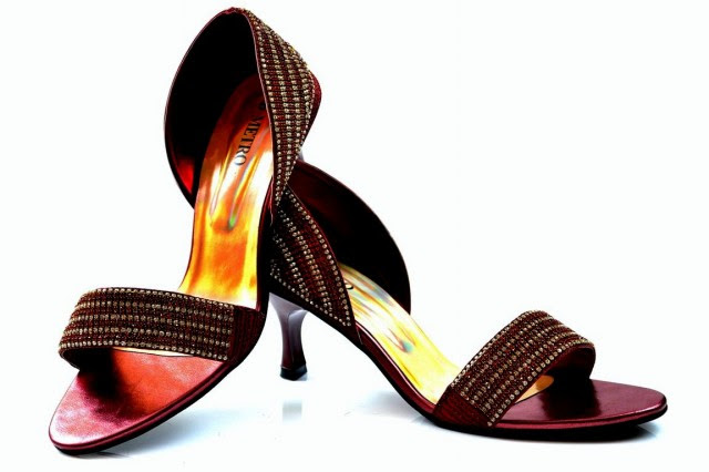 Girls-Womens-Beautiful-Fancy-High-Shoes-Eid-Footwear-Collection-2013-by-Metro-Shoes-4 Girls-Womens-Beautiful-Fancy-High-Shoes-Eid-Footwear-Collection-2013-by-Metro-Shoes-4