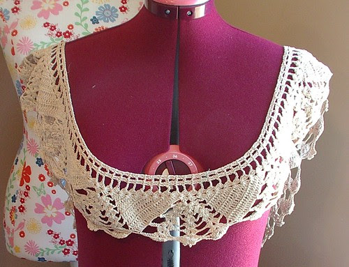 edging doily/ small tablecloth