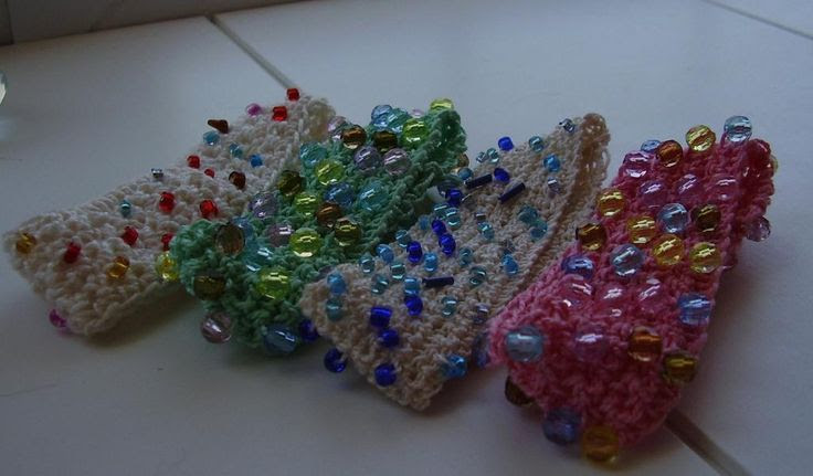 http://www.pinterest.com/pin/278238083203509500/ Beaded Crochet Bracelets perfect for beginner's.. ♡ Teresa Restegui http://www.pinterest.com/teretegui/ ♡