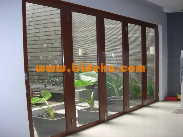 Pintu Lipat Aluminium Canopy Kaca Tempered Atap Buka Pintu Lipat Aluminium Canopy Kaca Tempered Atap Buka