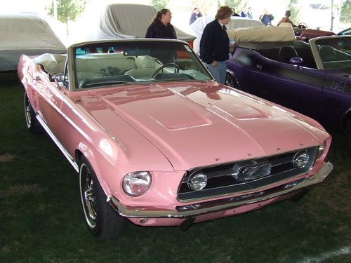 Ford-Mustang-rosa