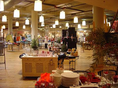 http://harmonium212.files.wordpress.com/2008/11/anthropologie-seattle.jpg