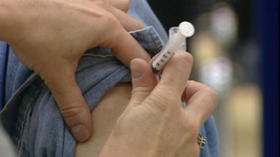 Flu shot to be free for all Quebecers starting today