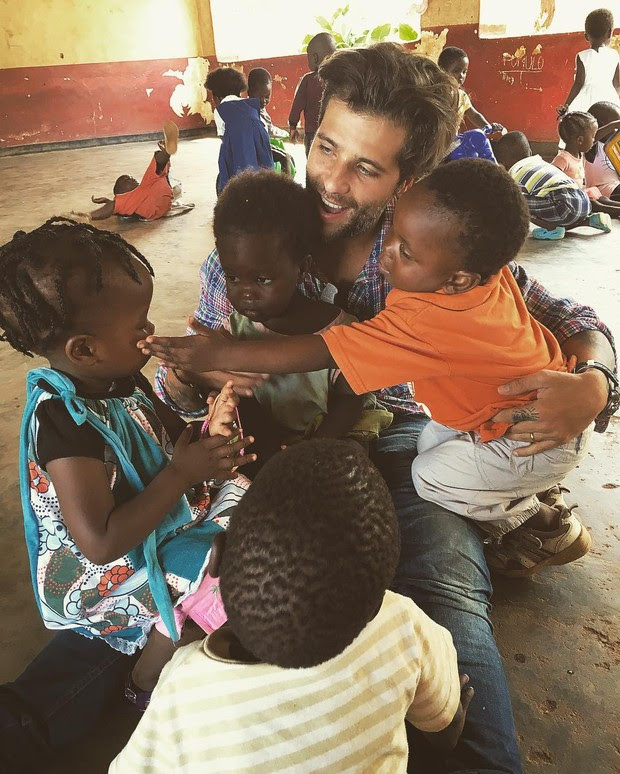 Bruno Gagliasso em viagem ao Malawi, na África (Foto: Reprodução/Instagram)