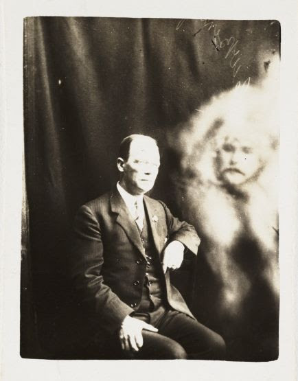 Retro Ghost Photos (22 pics) Retro Ghost Photos (22 pics)