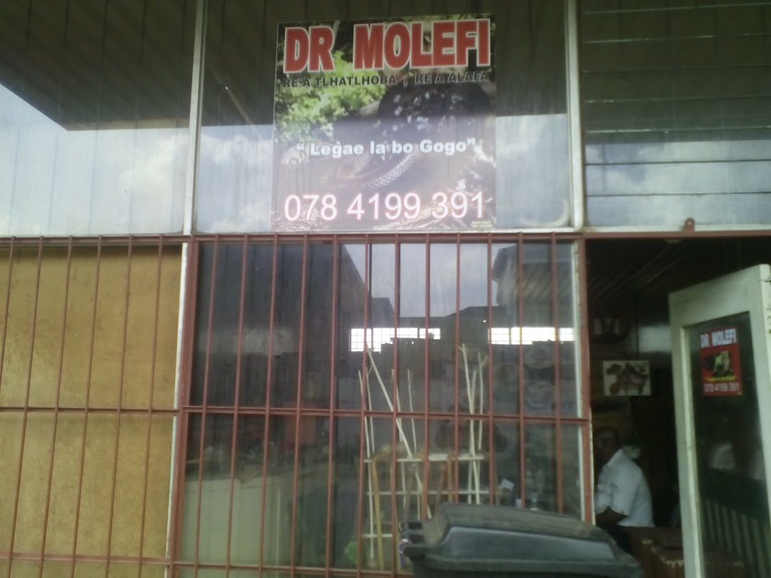 Dr Molefi
