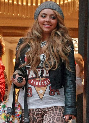 http://i.dailymail.co.uk/i/pix/2011/12/12/article-2073359-0F2304D900000578-31_306x423.jpg
