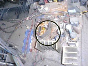 vertikal-area-mainboard-televisi-toshiba-29G6DC-300x225