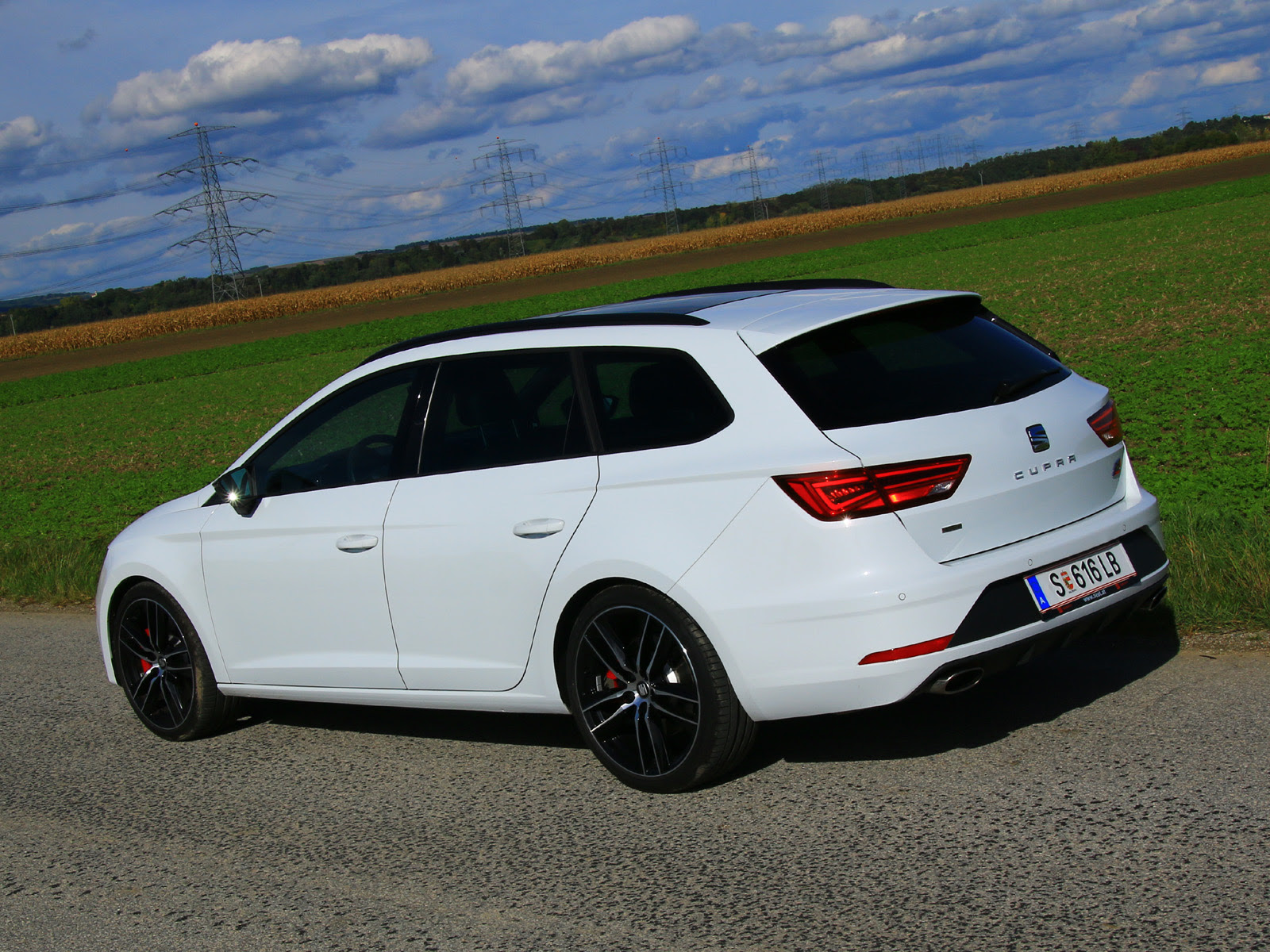 Seat Leon St Cupra 300 Innenraum Seat Leon Review