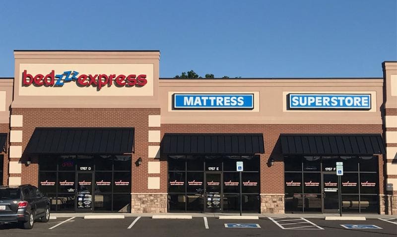 mattress store in clarksville va