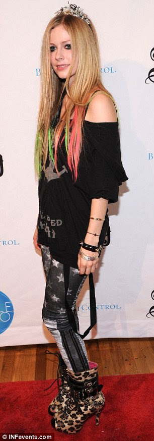 http://i.dailymail.co.uk/i/pix/2011/09/14/article-2037244-0DDB8FE800000578-269_306x874.jpg