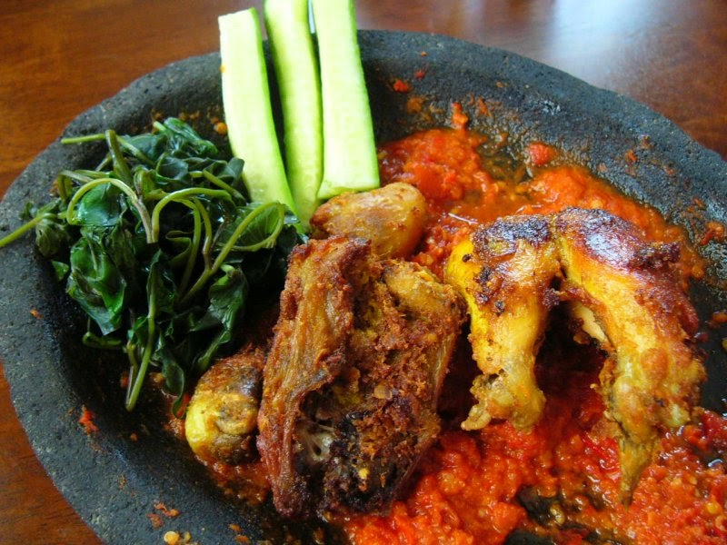 Resep Masakan Indonesia: CARA MEMBUAT PECEL AYAM