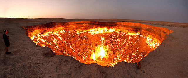640px-darvasa_gas_crater_panorama_crop