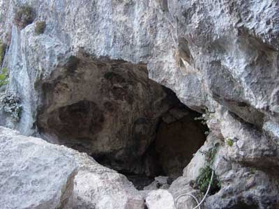 Τα μυστήρια σπήλαια της Ελλάδος...  