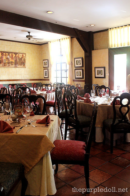Ilustrado Restaurant Dining