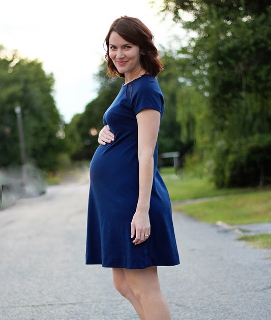 Maternity Style: Navy | The Cream to My Coffee