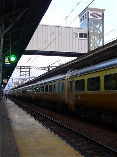 EMU100型