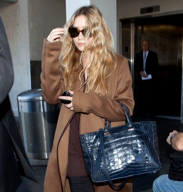 Olsens Anonymous: ASHLEY: LAX AIRPORT | THE ROW COAT
