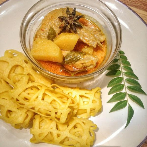 Cara Membuat Roti Jala Kuah Kari Ayam