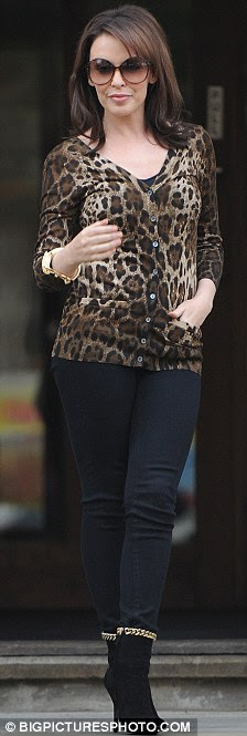 http://i.dailymail.co.uk/i/pix/2011/11/10/article-0-0EBFC45400000578-6_224x665.jpg