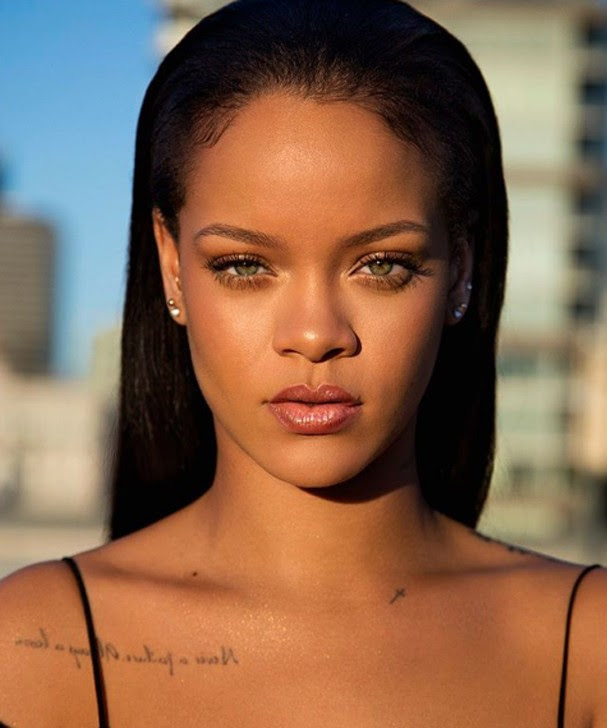 Rihanna para a Fenty Beauty (Foto: Reprodução Instagram)
