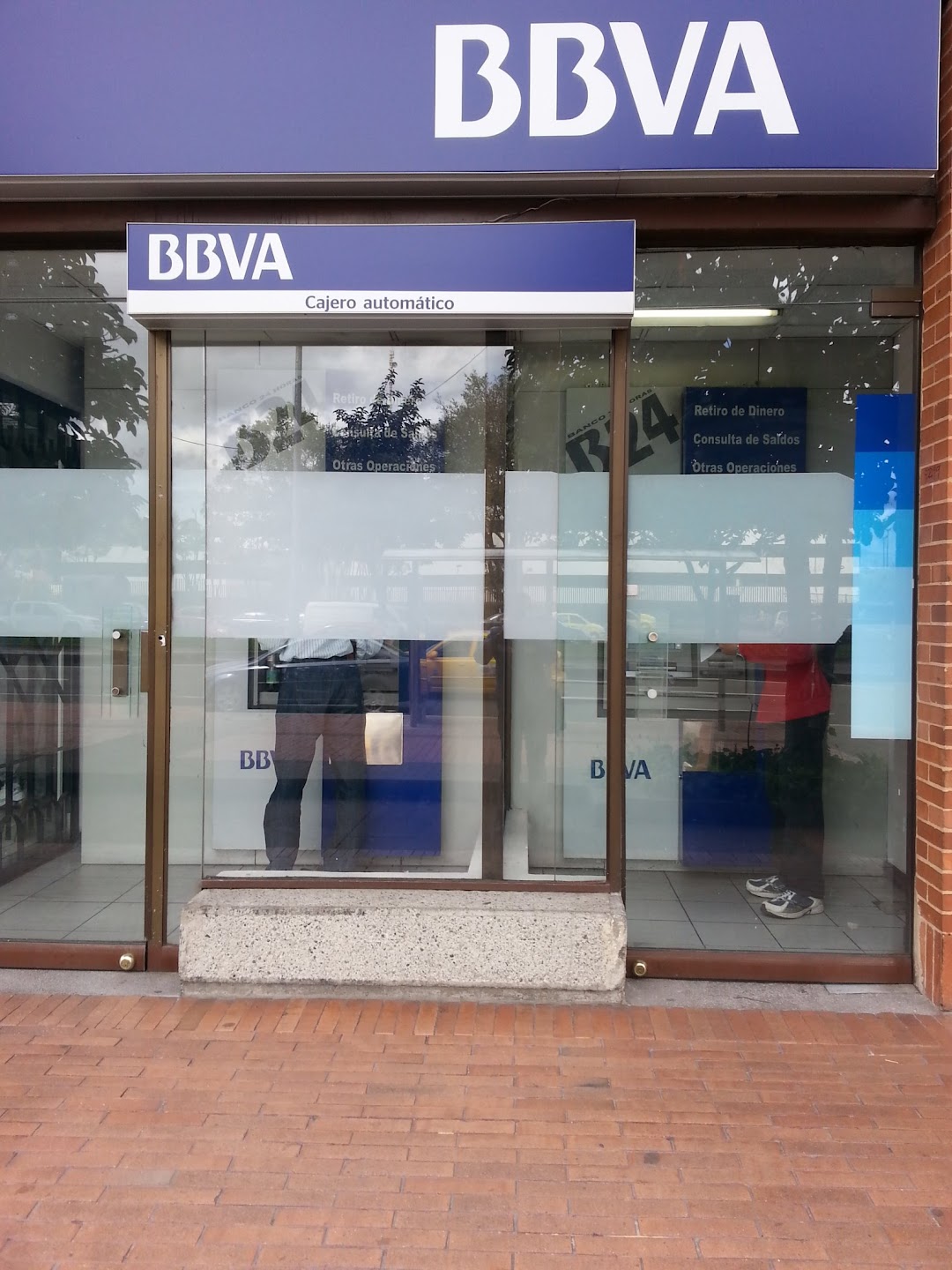BBVA Cajero Automático Iserra 100