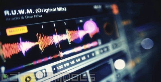 http://www.djtechtools.com/wp-content/uploads/2011/01/Traktor_Pro_2_Software_Screen-1-560x288.jpg