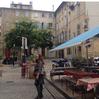 The Mommazon in Aix | Tacky Harper's Cryptic Clues