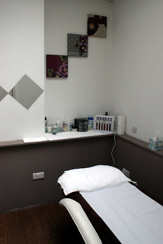 Comments and reviews of Forever Nails & Lashes
