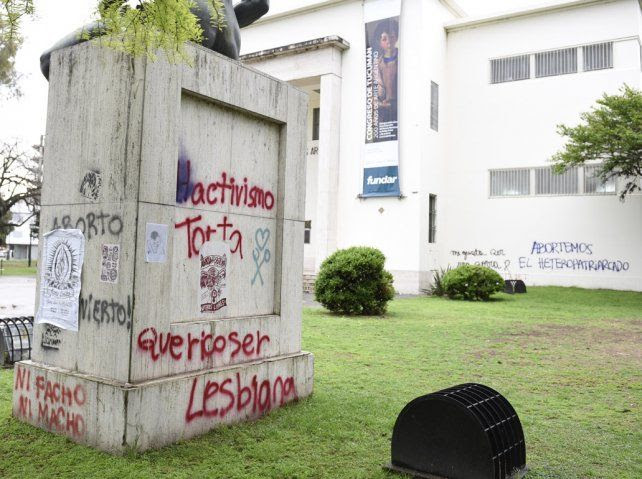 Huellas. El museo Castagnino fue uno de los edificios en los que quedó la impronta de la marcha.