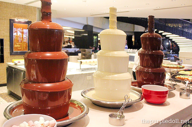 Chocolate Fondue Milk Chocolate, White Chocolate and Dark Chocolate at Spiral Sofitel