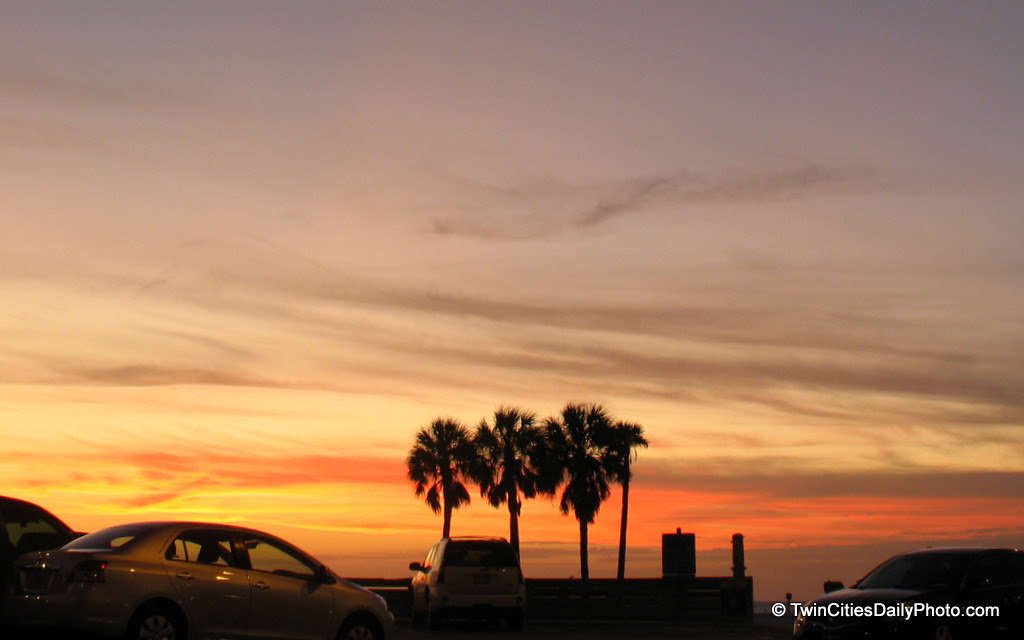 Well, I just recently returned from the warm weather state of Florida last week. My family and I spent 9 days in the Tarpon Spring area, about 30 minutes from Tampa. If you don't mind, I'm going to post some of my favorite photos from the trip, more particularly, many of the sunsets. We spent the majority of our days at Clearwater Beach, with colorful skys as the sun set.