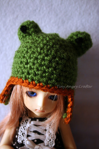 Frog hat