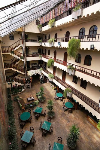 C. Espinar, Cusco 08002, Perú