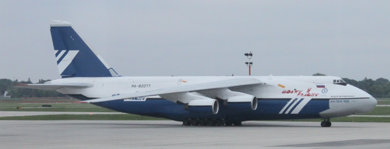 Antonova AN-124-100 in Winnipeg