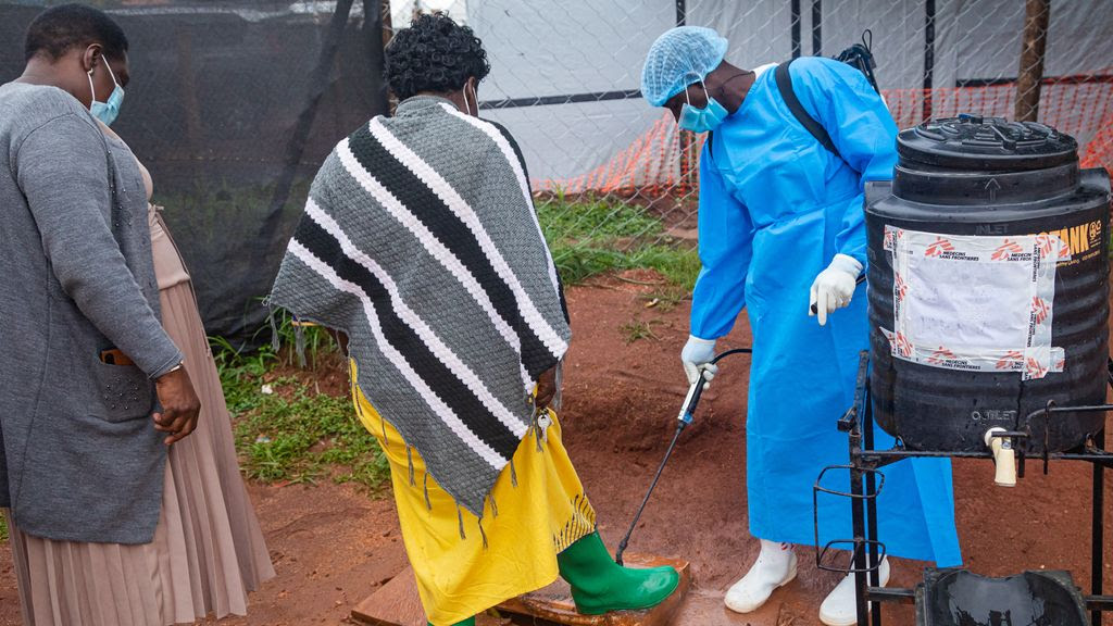 Vervroegde kerstvakantie voor scholieren Uganda om ebola-uitbraak