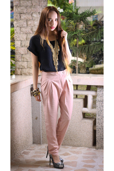 you can shop: Fashion Dilemma: What to wear with Light Pink Pants?