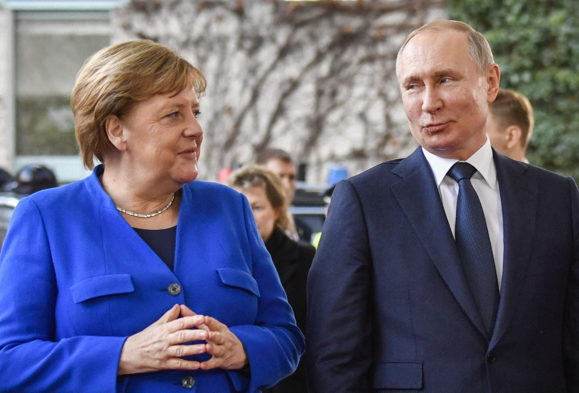 Merkel kon Poetin niet beïnvloeden: 'Voor hem telt alleen macht'