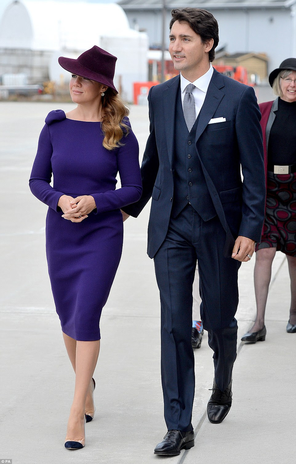 O primeiro-ministro do Canadá Justin Trudeau e sua esposa Sophie caminhou para saudar o duque ea duquesa de Cambridge