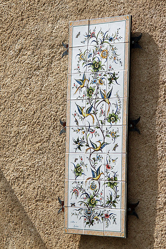 Faïence tiles decorating a house in Moustiers-Sainte-Marie