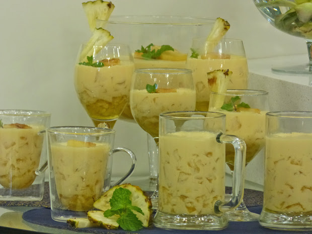 Aprenda a fazer Gelado Cremoso de Abacaxi Aprenda a fazer Gelado Cremoso de Abacaxi