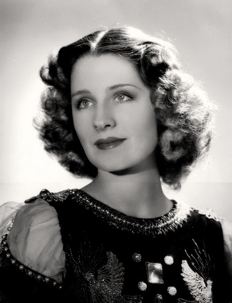 16 Fresh Womens Short Hairstyles 1940s Hair Style