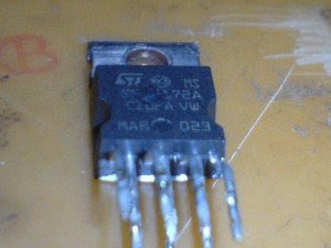 ic-vertikal-mainboard-televisi-Sanken-300x225