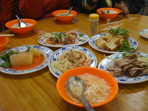 新店美食:勇伯米粉湯