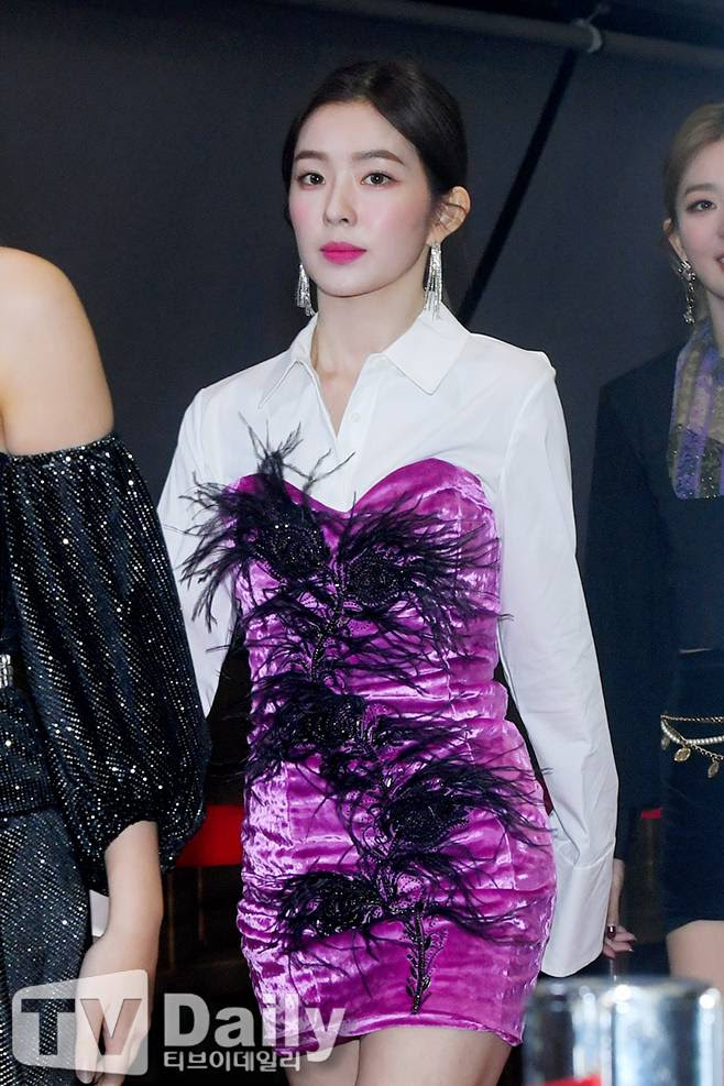 [INSTIZ] Netizenler Irene'in 'KBS Gayo Festival' kırmızı halı kıyafetini beğenmedi